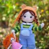 Receita Boneca de Jardineira Amigurumi