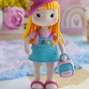 Receita Boneca Estudante Amigurumi